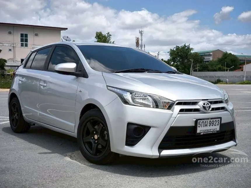 2016 Toyota YARIS E Hatchback