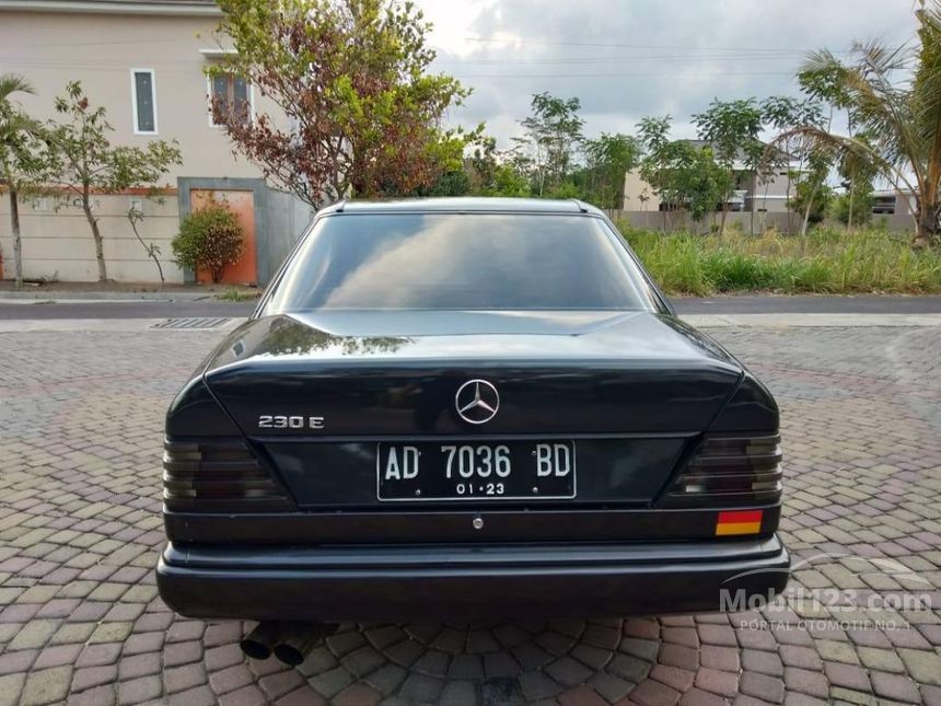 1989 Mercedes-Benz 230E 2.3 Manual Sedan