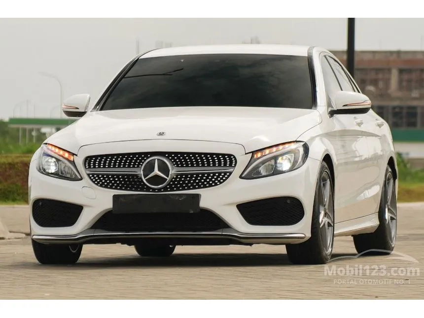 2017 Mercedes-Benz C200 AMG Line Sedan
