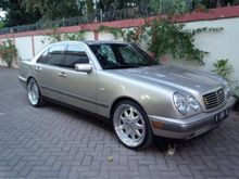 1996 Mercedes-Benz E230 2.3 W210 2.3 Automatic Sedan