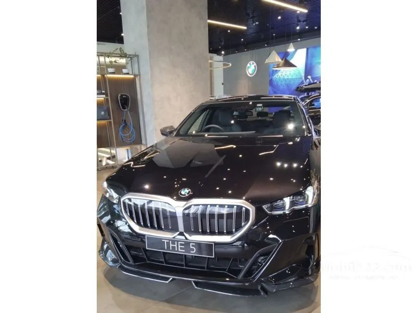 2025 BMW 520i M Sport Sedan