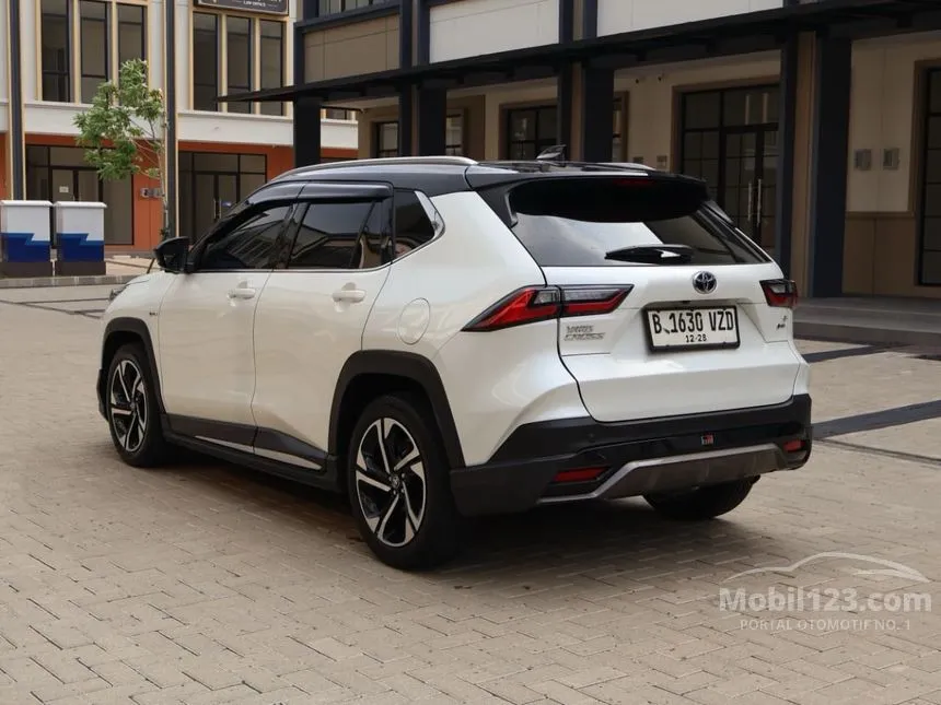 2023 Toyota Yaris Cross S HV (2 Tone) SUV