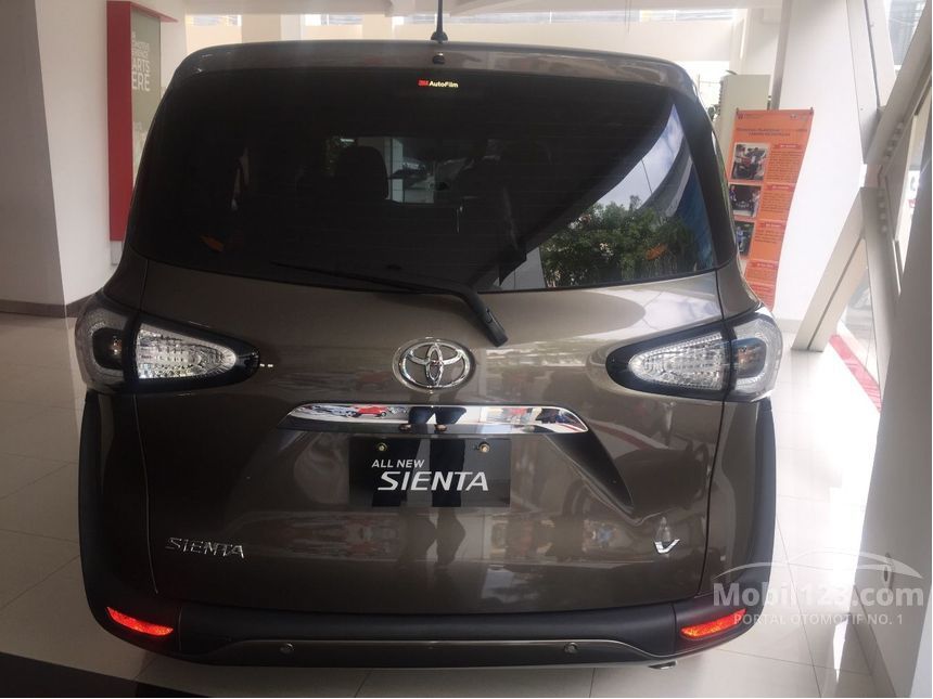 Jual Mobil  Toyota  Sienta  2019 V 1 5 di DKI Jakarta 