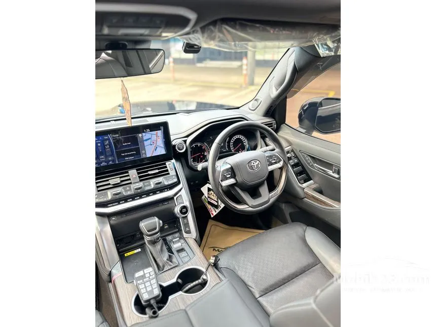 2024 Toyota Land Cruiser 300 VX-R SUV