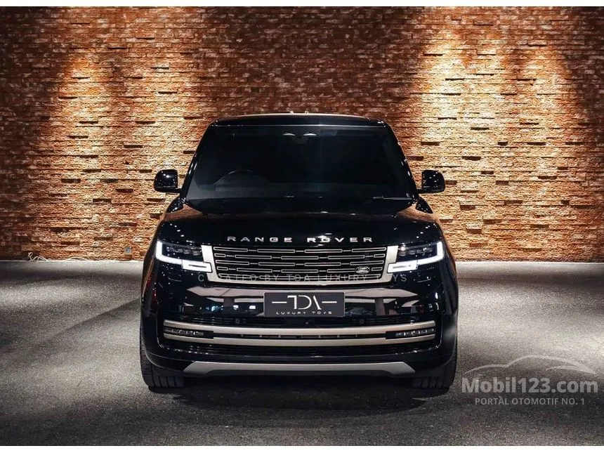 2023 Land Rover Range Rover Vogue PHEV P440e LWB SUV