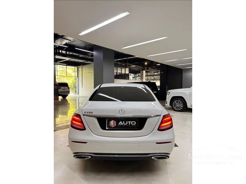 2017 Mercedes-Benz E250 Avantgarde CKD Sedan
