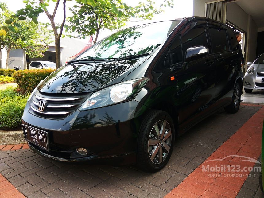 Jual Mobil  Honda Freed  2010  1 5 1 5 di Banten Automatic 