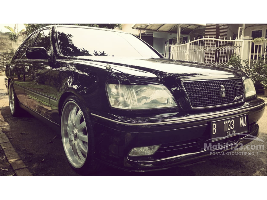 Aki Mobil Toyota Crown Royal Saloon: Panduan Lengkap Perawatan dan Penggantian