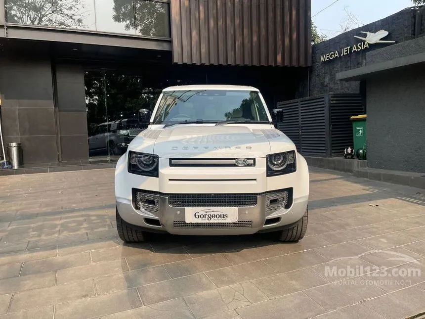Jual Mobil Land Rover Defender 2023 130 P400 S 3.0 di DKI Jakarta Automatic SUV Putih Rp 4.100.000.000