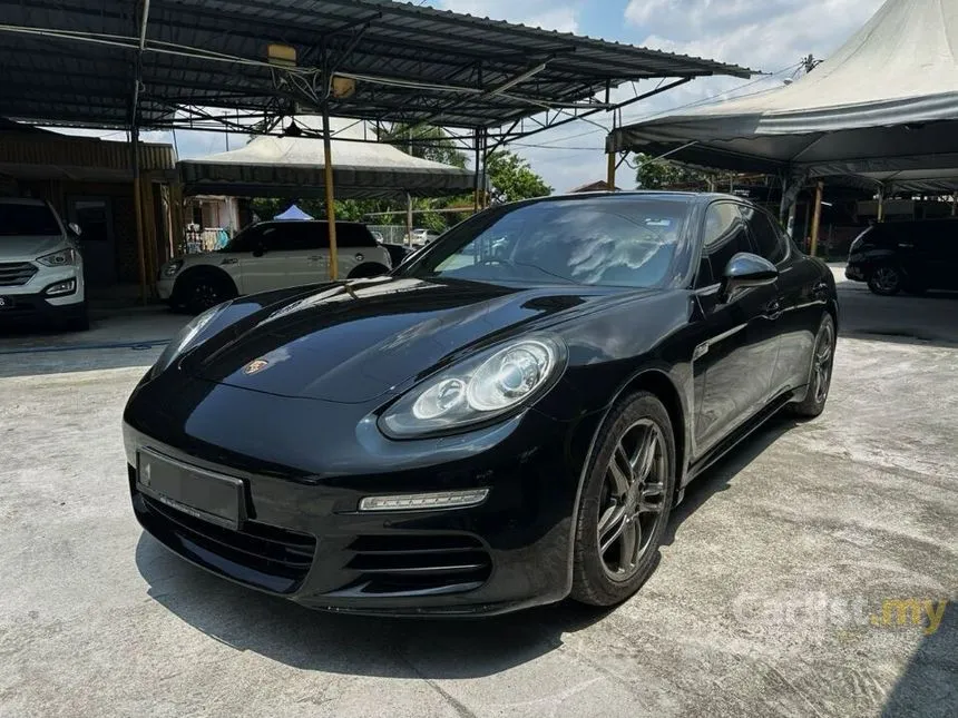 2014 Porsche Panamera 4 Hatchback