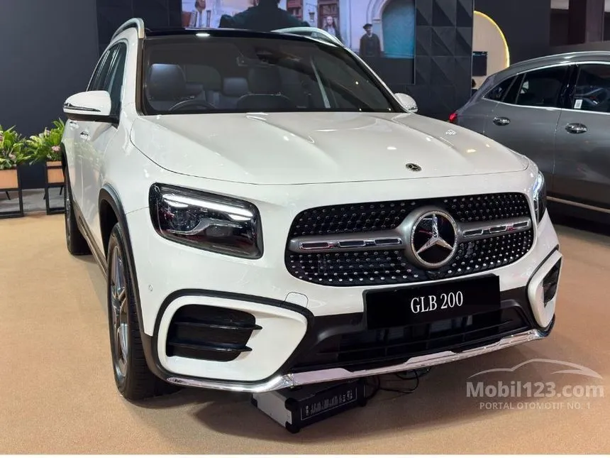 2025 Mercedes-Benz GLB200 Progressive Line SUV