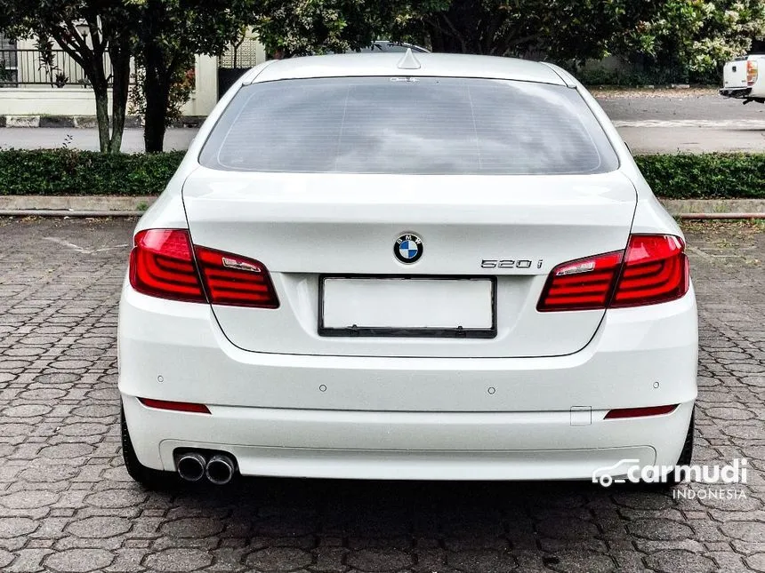 2013 BMW 520i Luxury Sedan