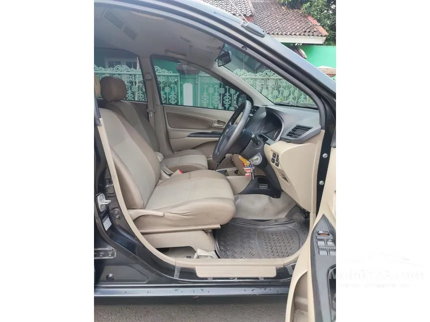 2011 Daihatsu Xenia R Standard MPV