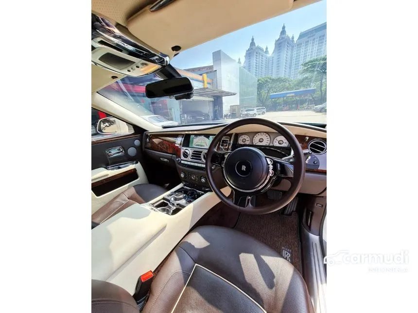 2014 Rolls-Royce Ghost V12 Sedan