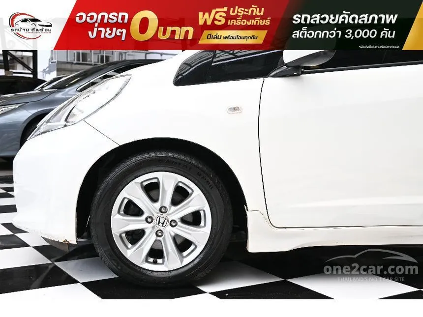 2013 Honda JAZZ V Hatchback