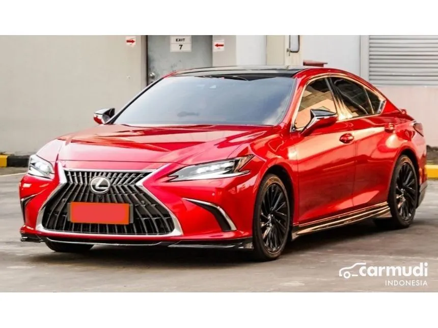 2023 Lexus ES 300h Ultra Luxury Sedan