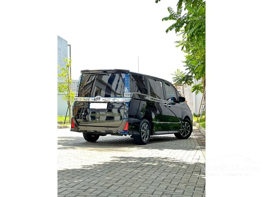 2019 Toyota Voxy MPV