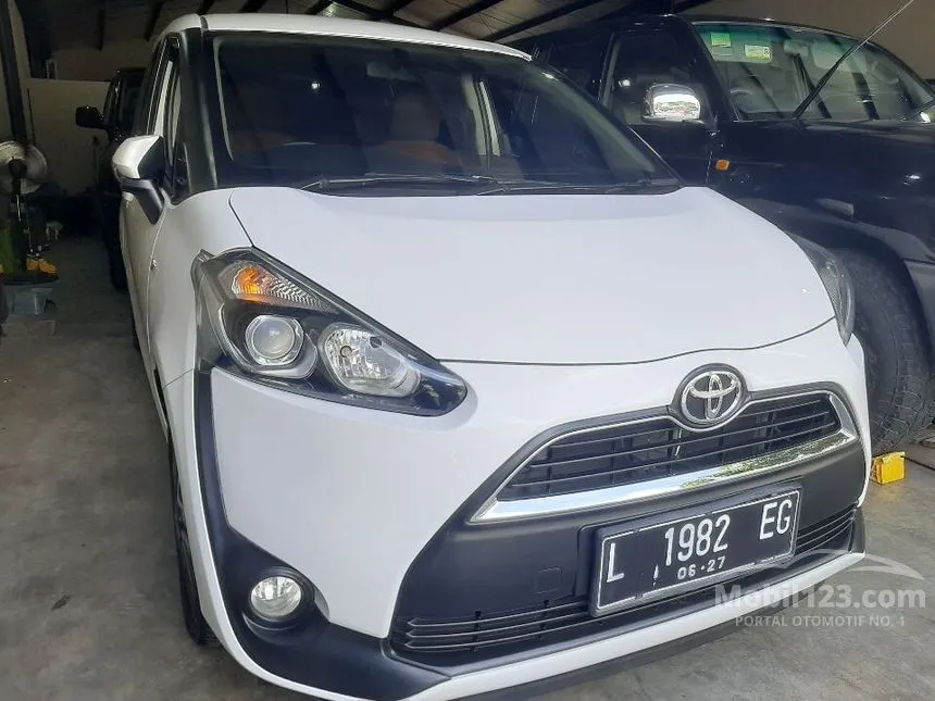 Jual Mobil Toyota Sienta 2017 V 1.5 di Jawa Timur Automatic MPV Putih Rp 188.500.000