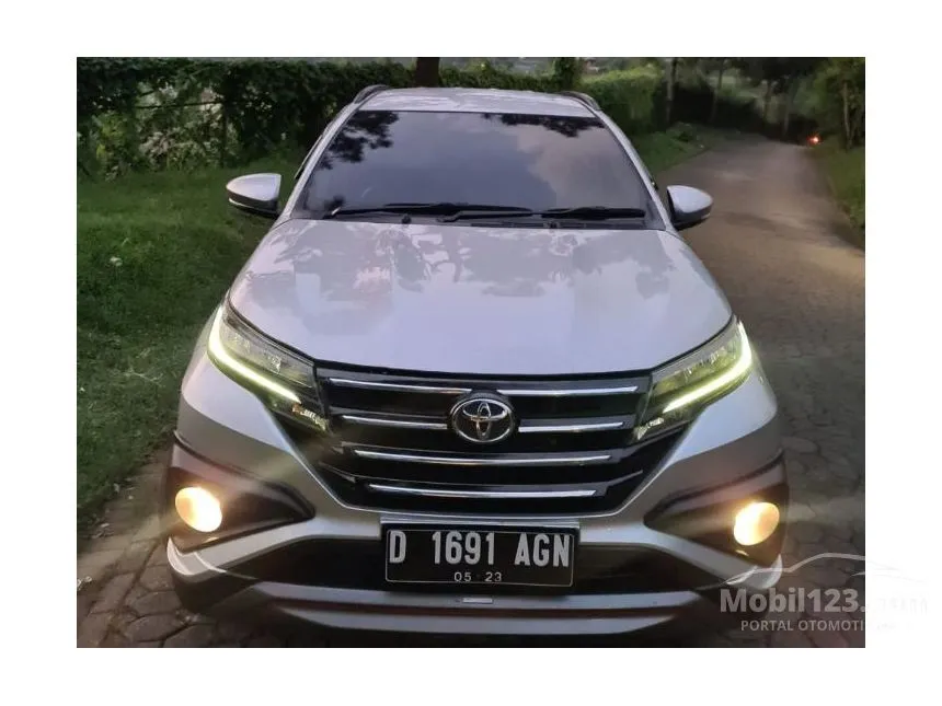 Jual Mobil Toyota Rush 2018 TRD Sportivo 1.5 di Jawa Barat Automatic SUV Silver Rp 229.000.000