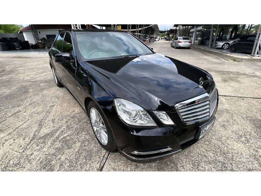 2012 Mercedes-Benz E200 Elegance CGI BlueEFFICIENCY Sedan