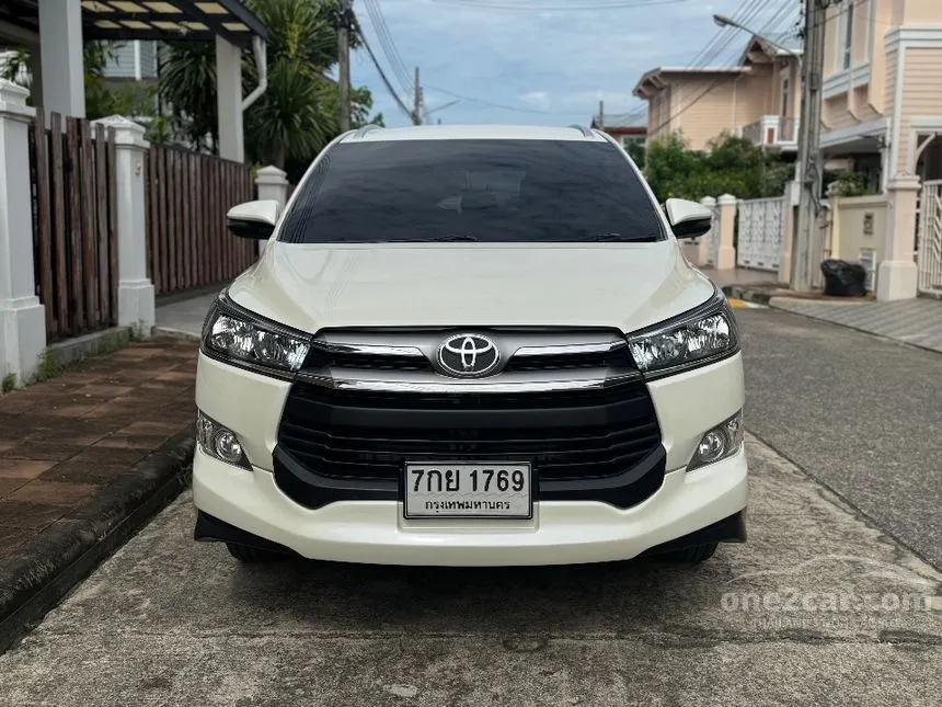 2018 Toyota INNOVA Crysta G Wagon