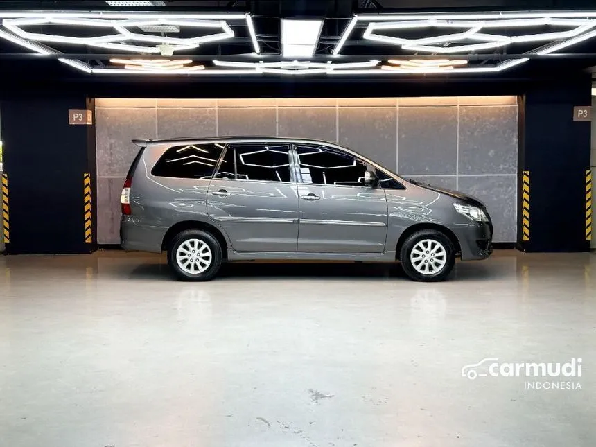 2012 Toyota Kijang Innova V MPV