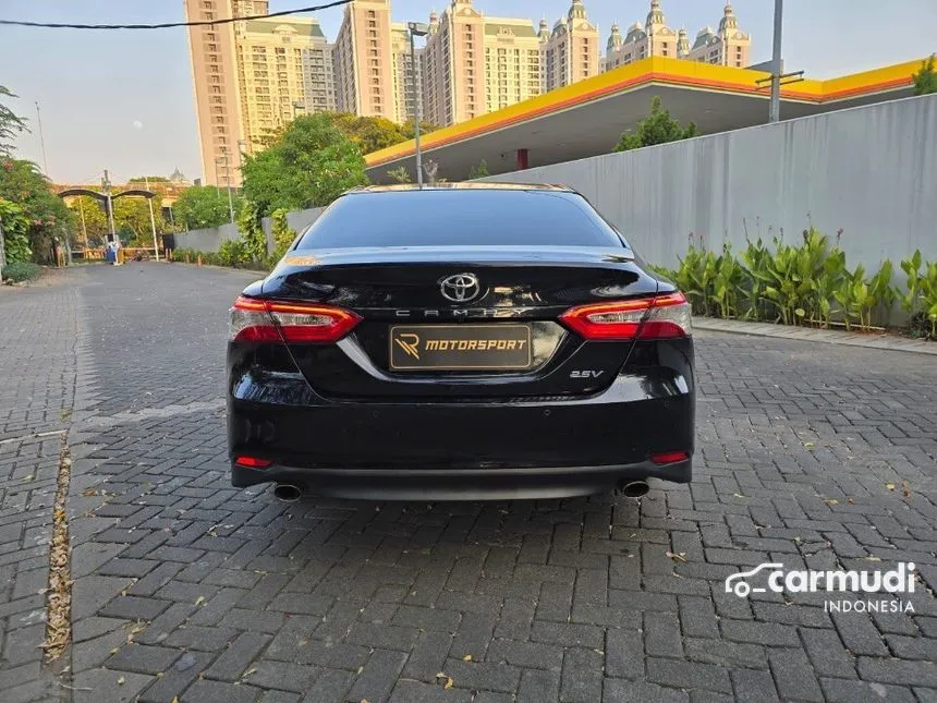 2019 Toyota Camry V Sedan