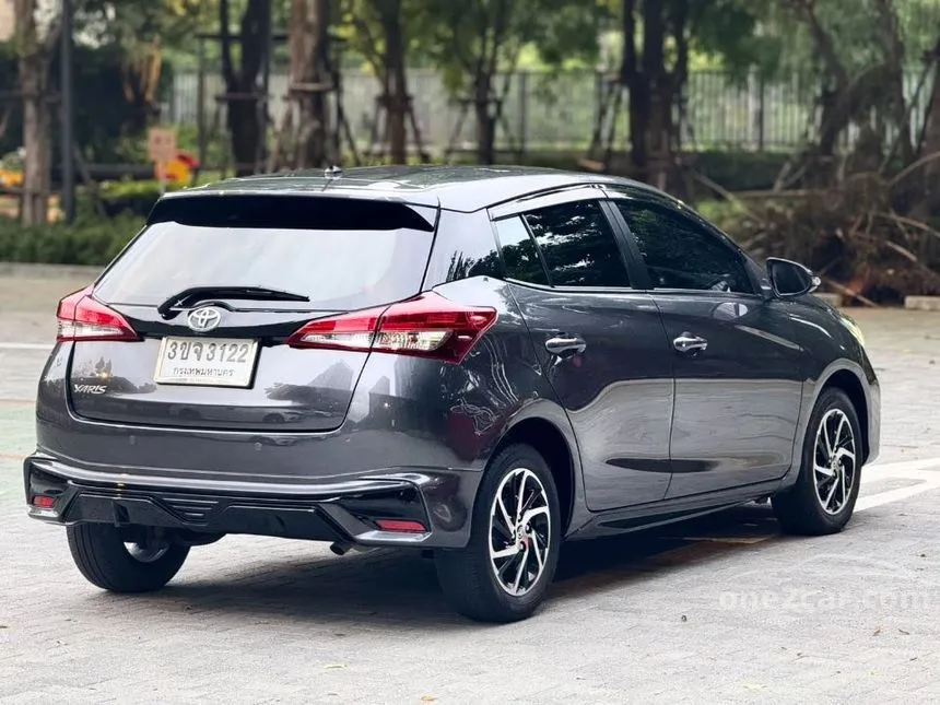 2022 Toyota YARIS Sport Hatchback