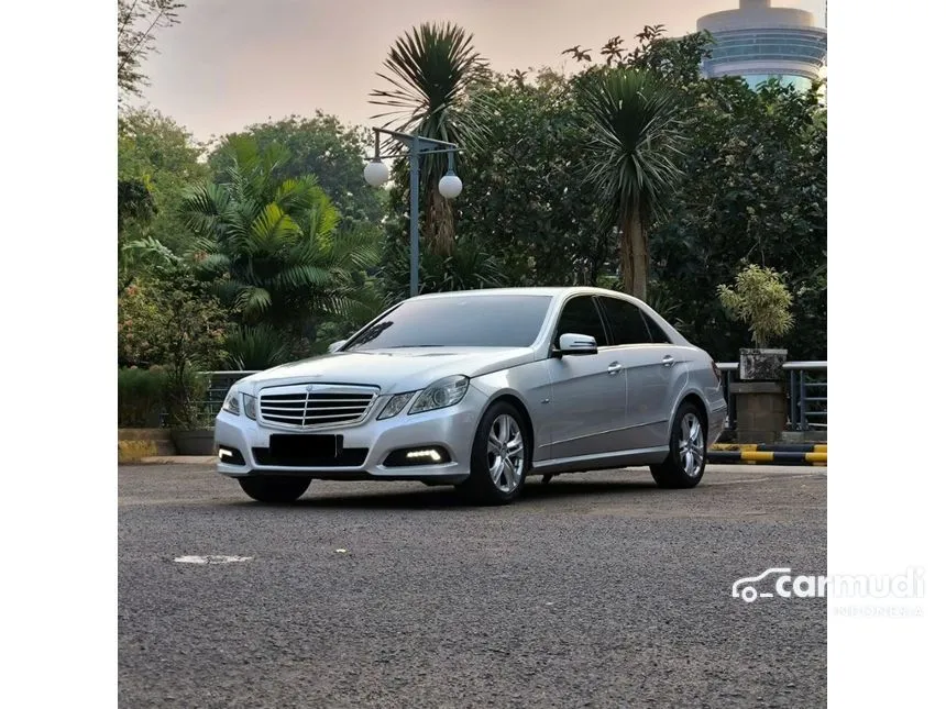 2010 Mercedes-Benz E250 CGI Avantgarde Sedan