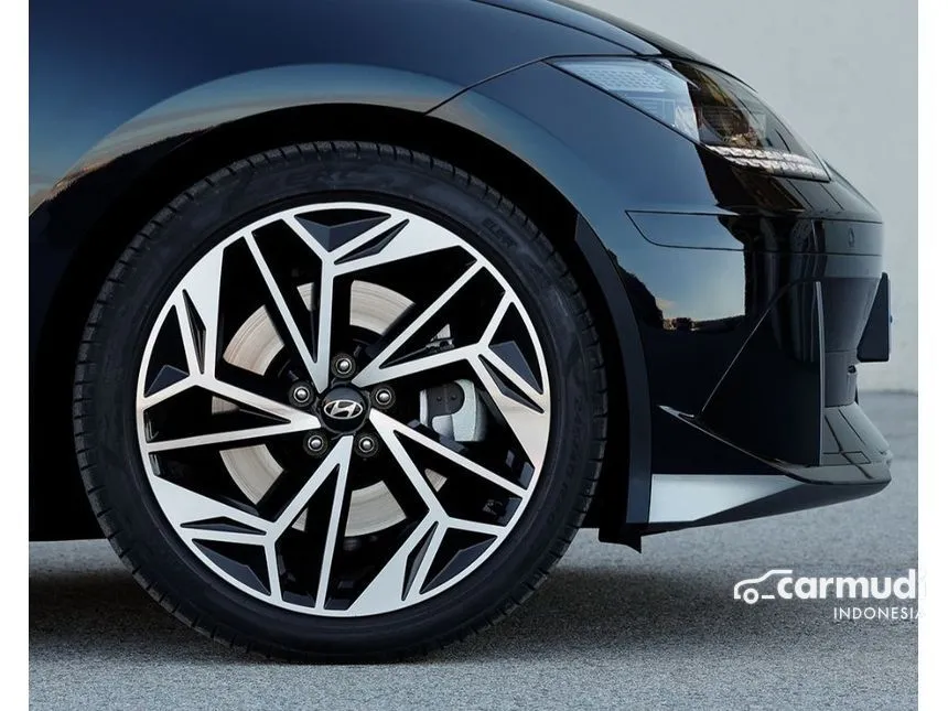 2023 Hyundai IONIQ 6 Signature Long Range Sedan