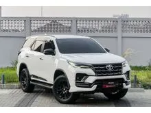 2022 Toyota Fortuner 2.8 GR Sport 4X2 SUV AT Matic 2022 Putih, Velg Hitam. FULL RECORD