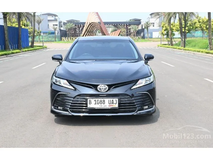 2023 Toyota Camry V Sedan