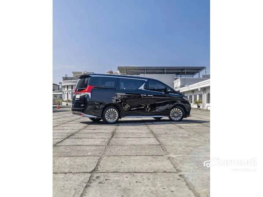 2022 Lexus LM 350 4 Seater MPV