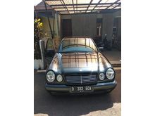1997 Mercedes-Benz E320 3.2 W210 3.2 Automatic Sedan