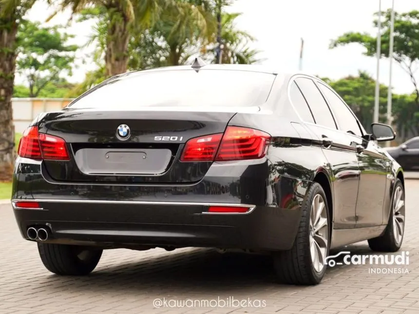 2017 BMW 520i Luxury Sedan