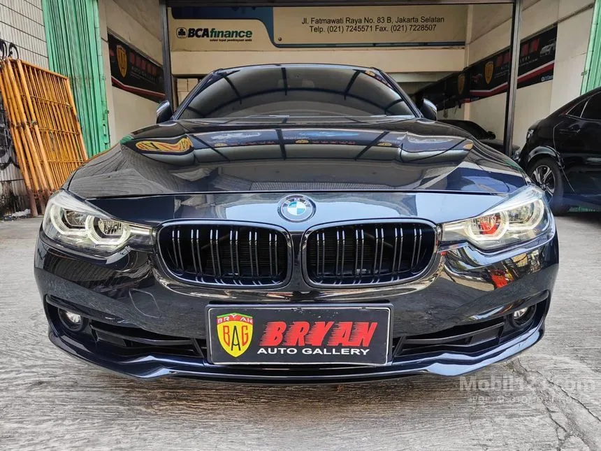 Jual Mobil BMW 320i 2019 Sport Shadow Edition 2.0 di DKI Jakarta Automatic Sedan Hitam Rp 459.000.000