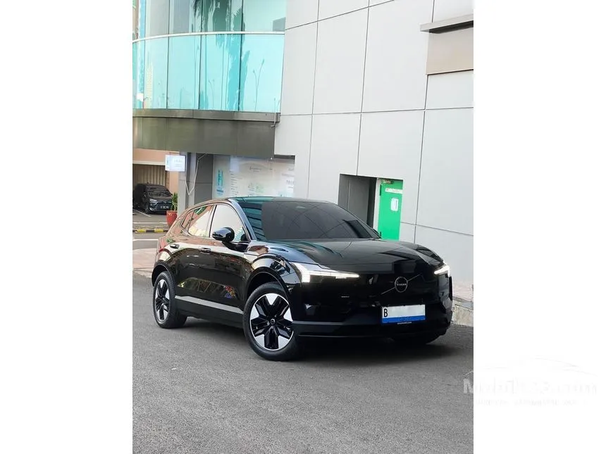 2025 Volvo EX30 Plus SUV
