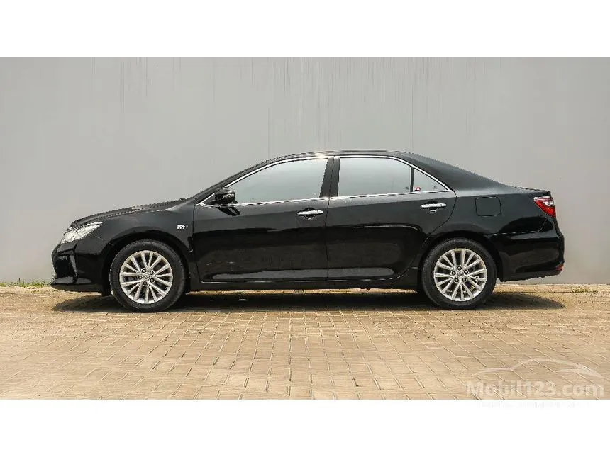 2017 Toyota Camry V Sedan