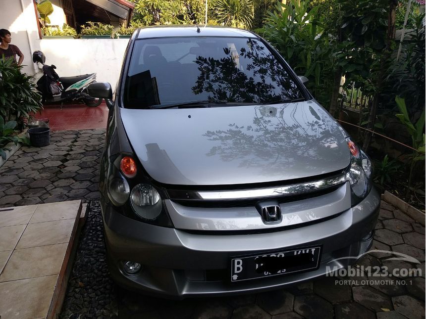 Jual Mobil  Honda  Stream  2005 2 2 0 di DKI Jakarta  