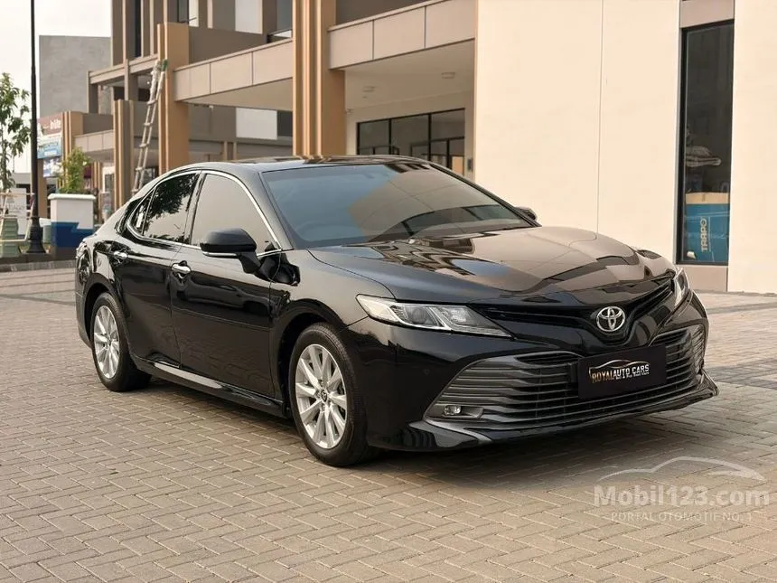 2021 Toyota Camry V Sedan