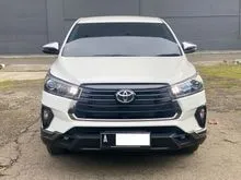 Toyota Innova Venturer 2.4 AT Putih 2021