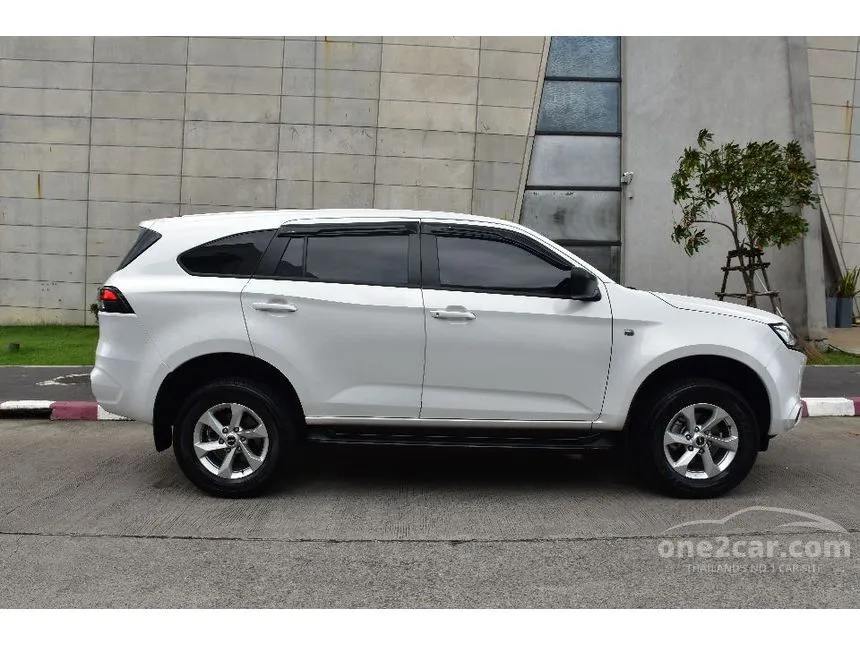 2023 Isuzu MU-X Active SUV