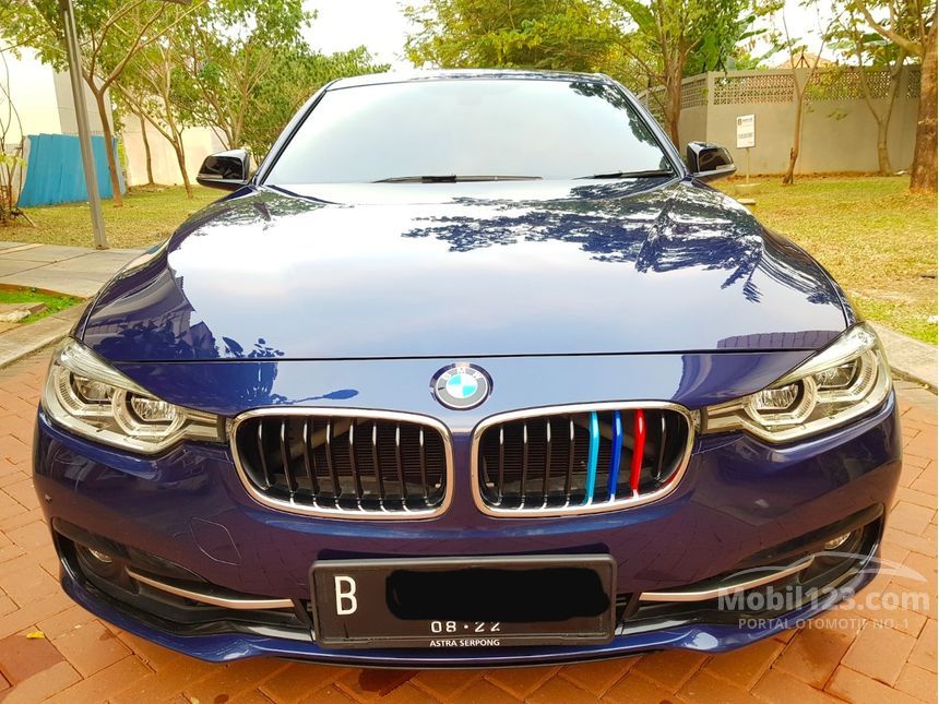 Jual Mobil  BMW  320i 2021 Sport  2 0 di Banten Automatic 