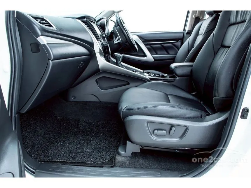 2015 Mitsubishi PAJERO SPORT GT SUV