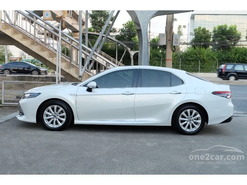 2019 Toyota CAMRY Hybrid Premium Sedan