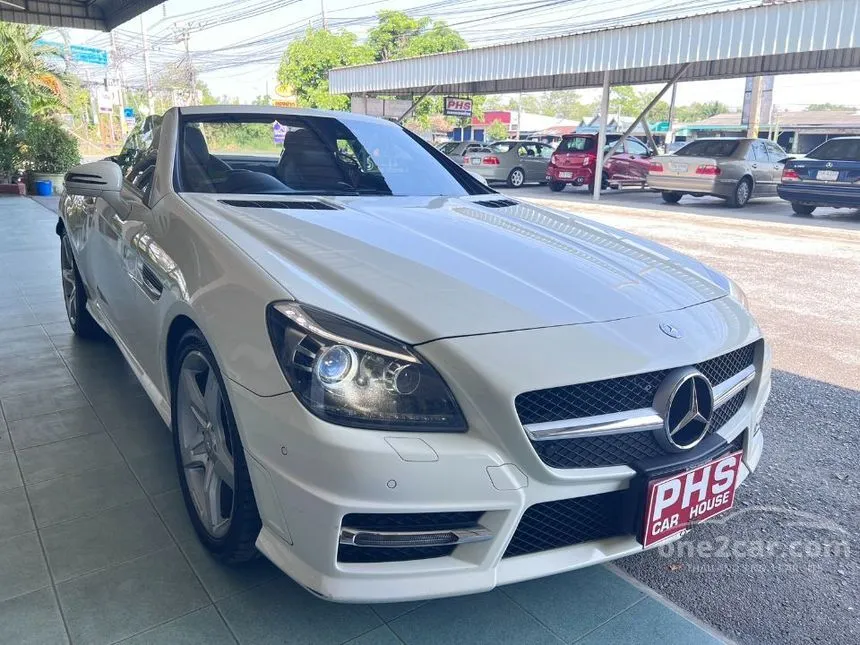2013 Mercedes-Benz SLK200 AMG Dynamic BlueEFFICIENCY Convertible