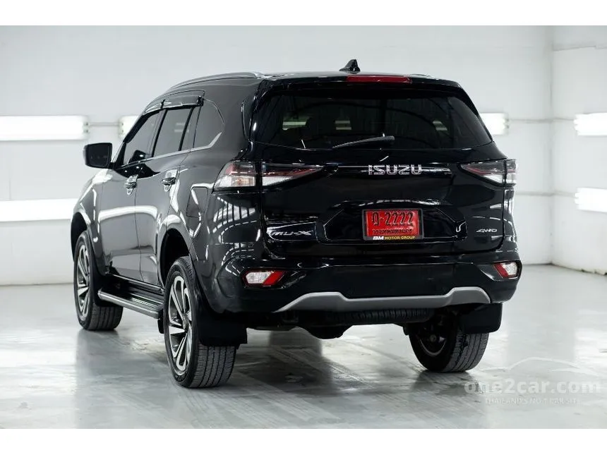 2022 Isuzu MU-X Ultimate SUV