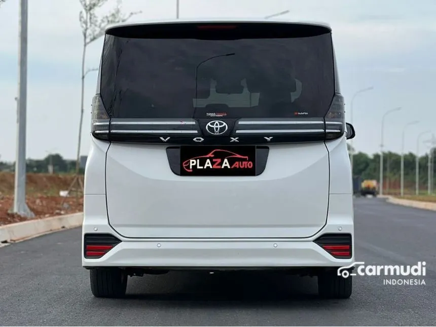 2022 Toyota Voxy Wagon