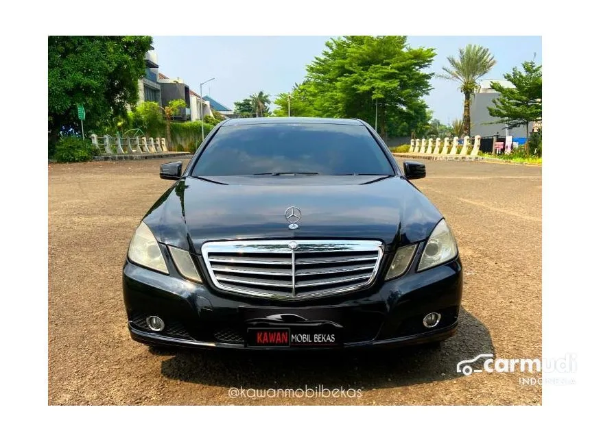 2010 Mercedes-Benz E200 CGI Sedan