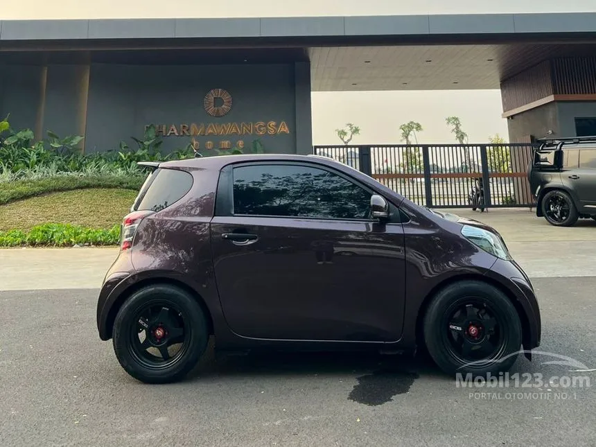 2010 Toyota iQ Standard Hatchback